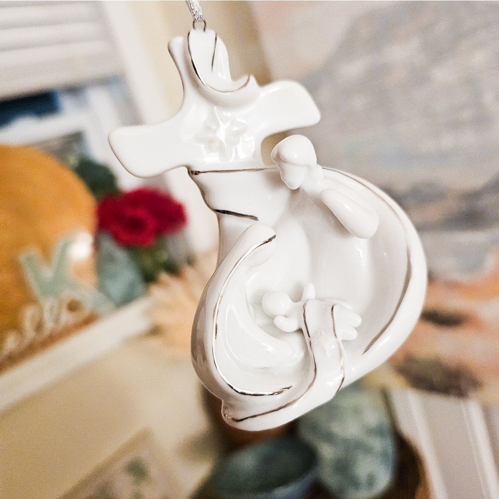 Y2K Appletree Design Porcelain Navitity Holy Family Cross Ornament.